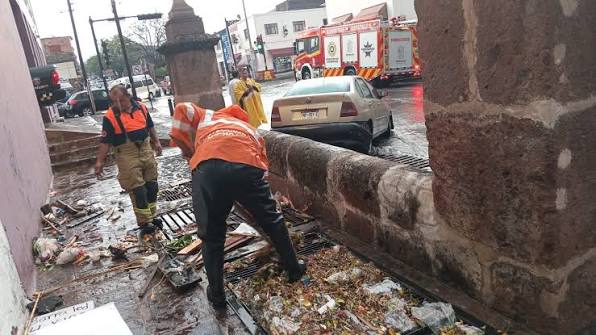 Molesta a Alfonso Martínez que haya personas «ignorantes» que siguen tirando basura en los ríos y drenes de Morelia